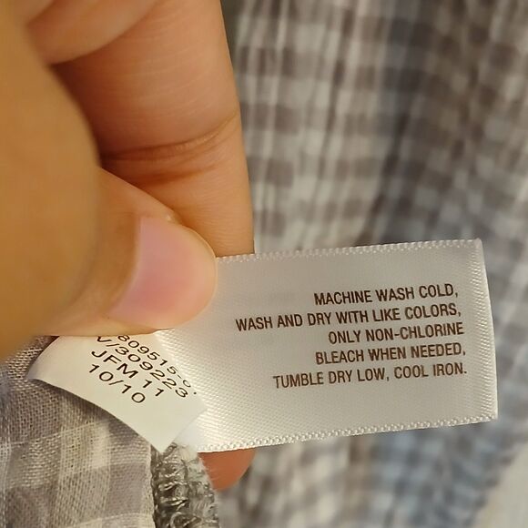 Old Navy Women’s Size L Gingham Button Up Shirt Gray White Long Sleeve Casual - Picture 8 of 8